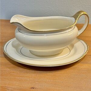 Homer Laughlin Vintage Eggshell Nautilus Gravy Boat China & Under Plate